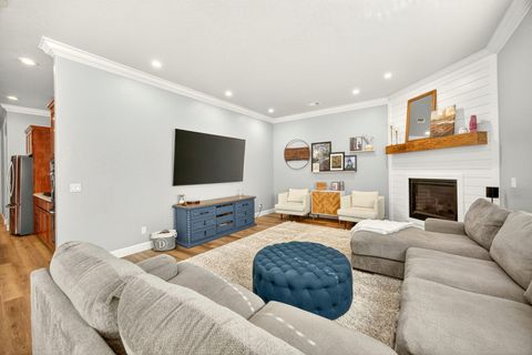 Tiny photo for 4742 Hathaway Drive, Medford, OR 97504 (MLS # 220211728)