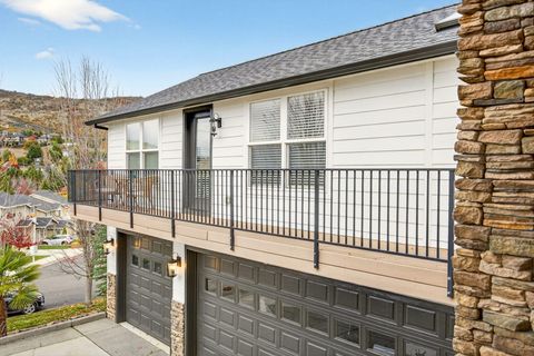 Tiny photo for 4742 Hathaway Drive, Medford, OR 97504 (MLS # 220211728)