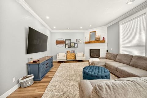 Tiny photo for 4742 Hathaway Drive, Medford, OR 97504 (MLS # 220211728)