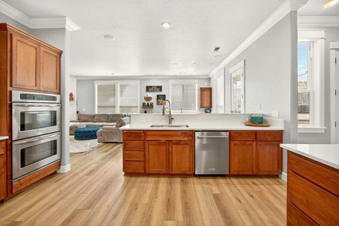 Tiny photo for 4742 Hathaway Drive, Medford, OR 97504 (MLS # 220211728)