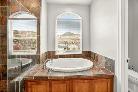 Tiny photo for 4742 Hathaway Drive, Medford, OR 97504 (MLS # 220211728)