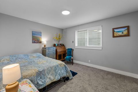 Tiny photo for 206 SW Hayes Avenue, Bend, OR 97702 (MLS # 220214381)