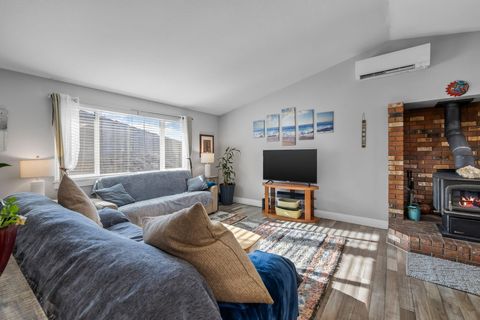 Tiny photo for 206 SW Hayes Avenue, Bend, OR 97702 (MLS # 220214381)