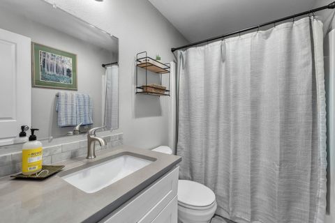 Tiny photo for 206 SW Hayes Avenue, Bend, OR 97702 (MLS # 220214381)