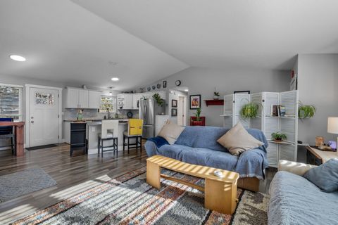 Tiny photo for 206 SW Hayes Avenue, Bend, OR 97702 (MLS # 220214381)