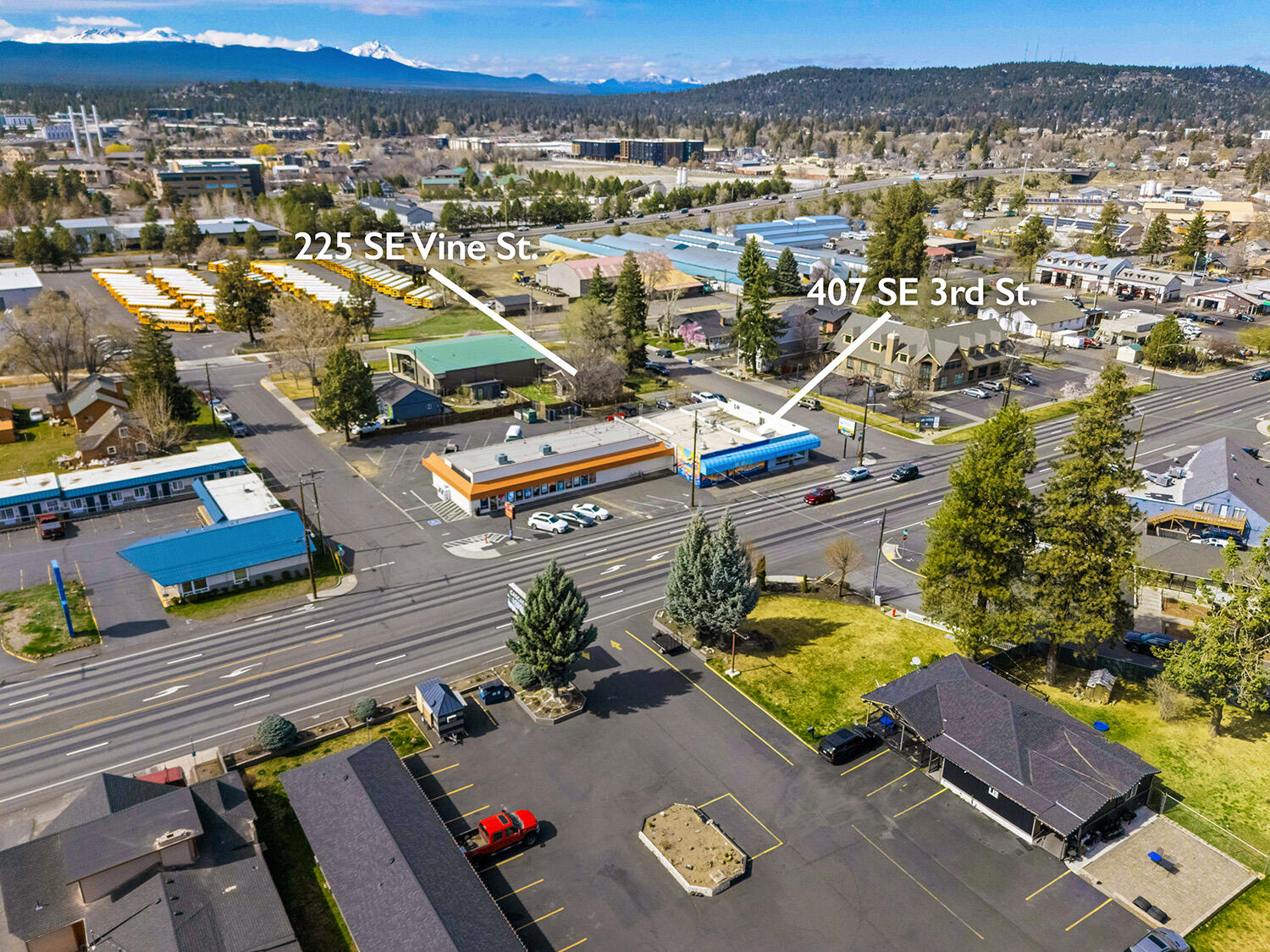 225 SE Vine Lane