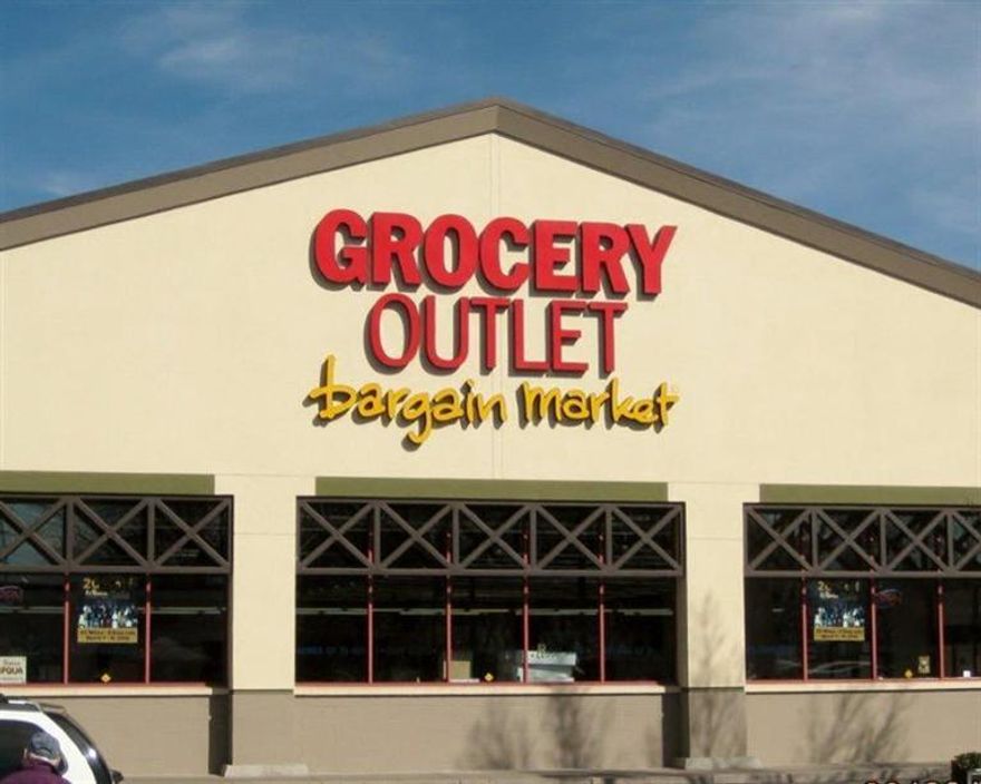 Former Ed Wyse Beauty Location! Very high profile retail location on Stewart Ave between Center Drive & S. Pacific Hwy. Approximately 32,500 ADT traffic count. Located in the Grocery Outlet Shopping Center between Metro PCS and Big 5 Sporting Goods. Across the intersection from the new Providence Clinic. 1,418 square feet, large open area, restroom. Building signage above suite. Great visibility and daily traffic. Excellent for many retail types or professional services. Excellent on-site parking. Join Grocery Outlet, Big 5 and Staples in this very active retail center. Available for occupancy now.