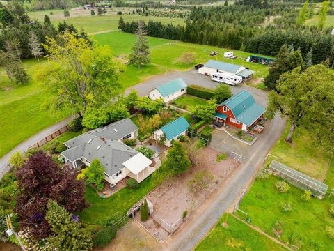 Photo of 84115 N Enterprise Road, Pleasant Hill, OR 97455 (MLS # 220220589)