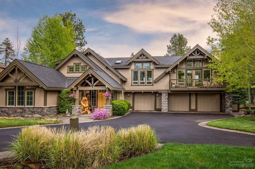 On the Woodlands Golf Course fairway and green & a small exclusive north end lane. Beautifully appointed executive home with soaring beamed ceilings & full wall stone LR fireplace. Wired for sound and security. Two upper decks to enjoy sun and shade. Private spaces for everyone to share. TV room on lower level, hot tub, spacious bedrooms & well appointed baths. Master suites on both levels. Over-sized garage has space for toys, vehicles & owner lock-off third bay. See attached list of upgrades, appliances, materials. Home never rented but set up to do so.