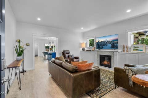 Tiny photo for 762 NW Mount Washington Drive, Bend, OR 97703 (MLS # 220227461)