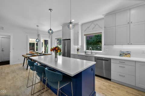 Tiny photo for 762 NW Mount Washington Drive, Bend, OR 97703 (MLS # 220227461)