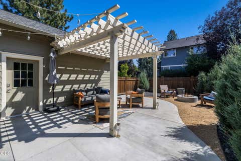 Tiny photo for 762 NW Mount Washington Drive, Bend, OR 97703 (MLS # 220227461)