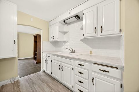 Tiny photo for 270 Morton Street, Ashland, OR 97520 (MLS # 220213317)