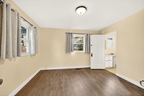 Tiny photo for 270 Morton Street, Ashland, OR 97520 (MLS # 220213317)