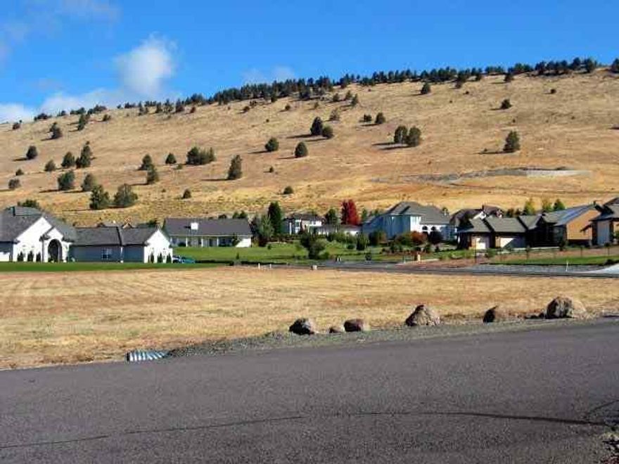 Great Views In Shieldcrest. Homeowner Dues Currently $1,050/Year. Community Water. Standard Septic Approval Years Ago Should Still Be Valid. Last Sold Comp. $185,000 6/29/07