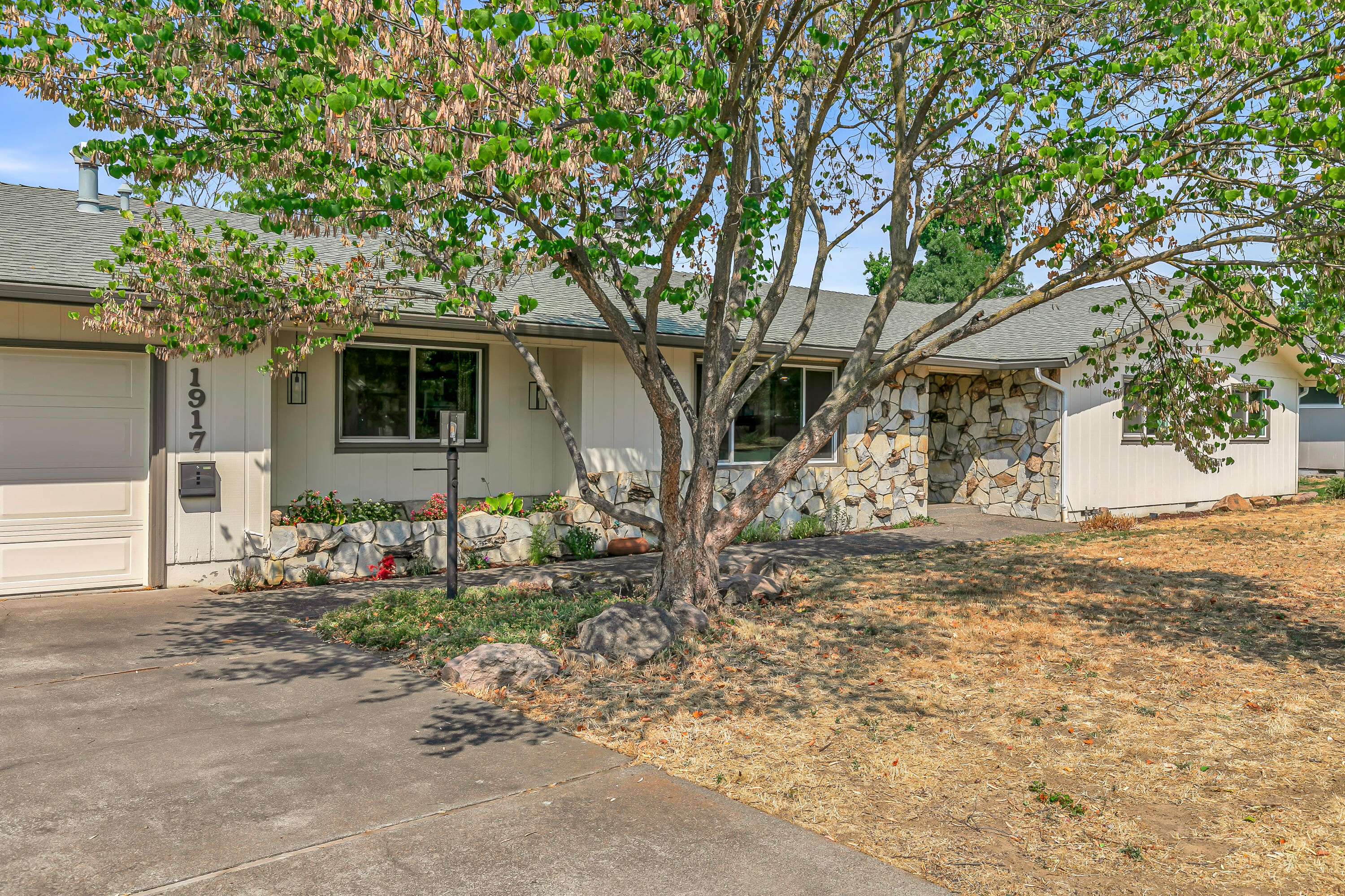 Blossom Hill Terrace Unit No 1 - Residential