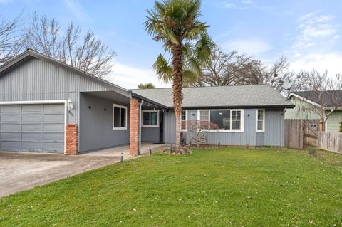 Tiny photo for 1960 Hutchins Circle, Medford, OR 97504 (MLS # 220214319)