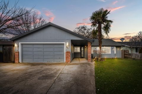 Tiny photo for 1960 Hutchins Circle, Medford, OR 97504 (MLS # 220214319)