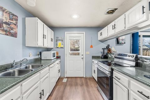 Tiny photo for 1960 Hutchins Circle, Medford, OR 97504 (MLS # 220214319)