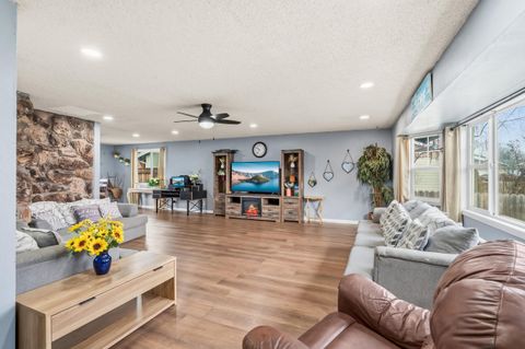 Tiny photo for 1960 Hutchins Circle, Medford, OR 97504 (MLS # 220214319)