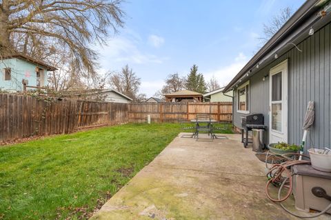 Tiny photo for 1960 Hutchins Circle, Medford, OR 97504 (MLS # 220214319)