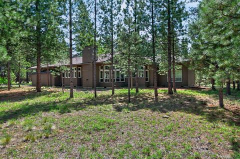 Tiny photo for 17671 Broken Top Lane, Sunriver, OR 97707 (MLS # 220221459)
