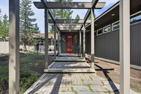 Tiny photo for 17671 Broken Top Lane, Sunriver, OR 97707 (MLS # 220221459)