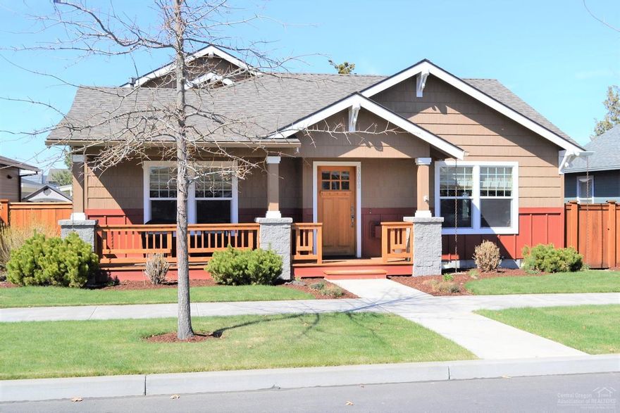 Charming craftsman in Oakview! This 3 bed, 2 bath home has many features. Master on the main with double vanity and walk-in closet. Hardwood red oak flooring and gas fireplace in the great room. Stainless appliances in kitchen with breakfast bar. Upstairs there is a bonus room, 2 beds and 1 bath. Natural gas forced air throughout with AC. Covered front porch. Trex deck in the back for entertaining. Fully fenced backyard. Landscaped with sprinklers and much more! Close to schools hospital and shopping.