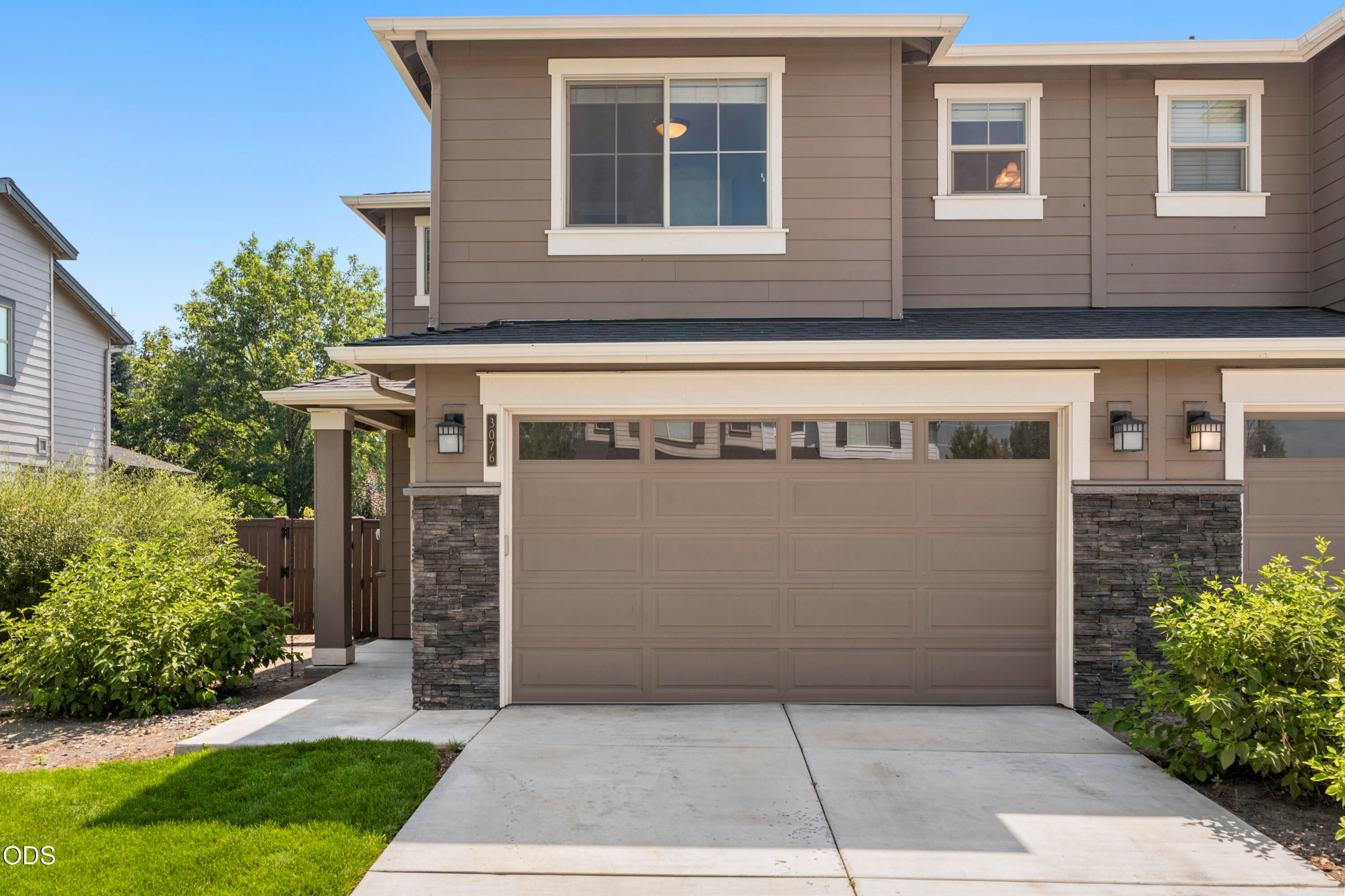 3076 SW Black Butte Lane