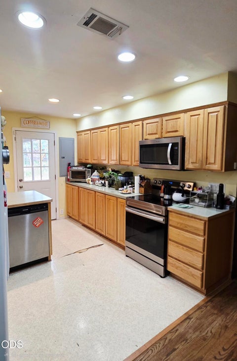 Tiny photo for 5306 Hilldale Street, Klamath Falls, OR 97603 (MLS # 220222682)