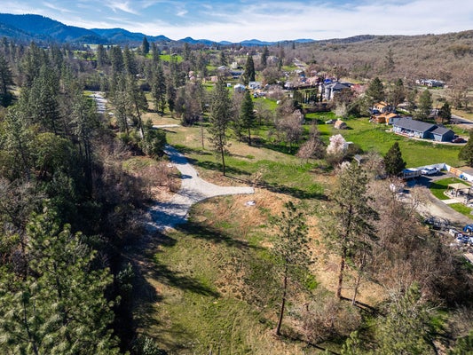5009 LANE CREEK RD, CENTRAL POINT, OR 97502 - Image b9bd3ebed79d4cba8133b77831b2b089/3349948302