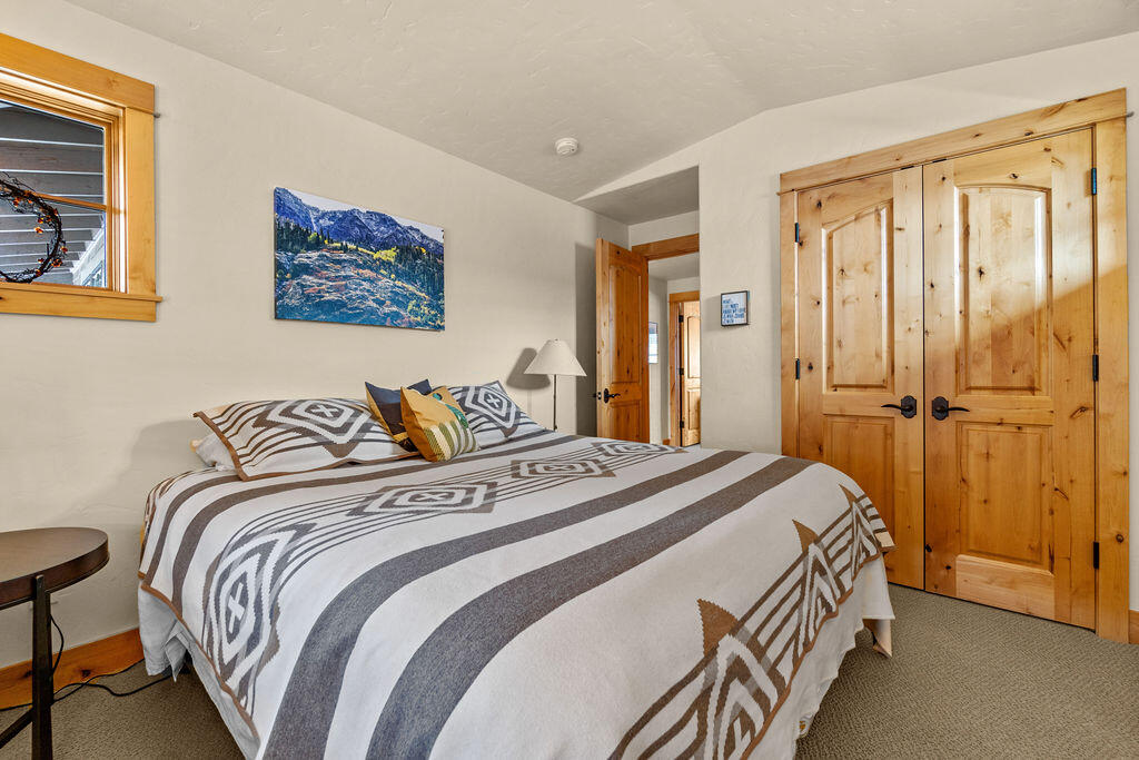 Three Pines - Residential