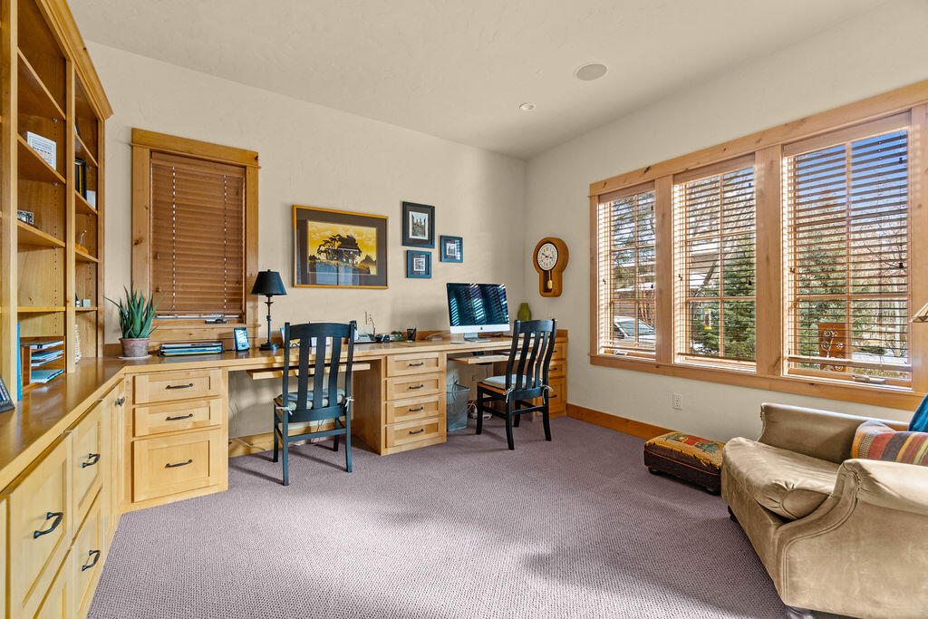 Three Pines - Residential