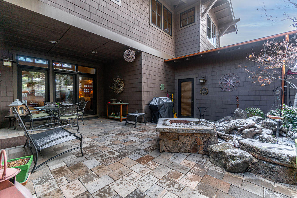 Three Pines - Residential