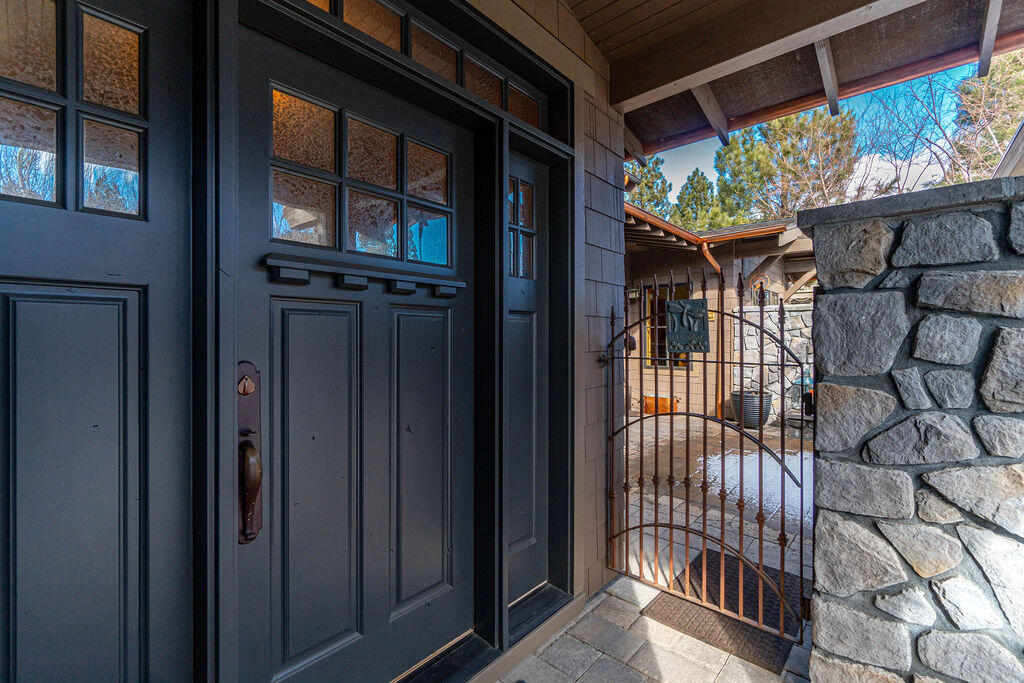 Three Pines - Residential