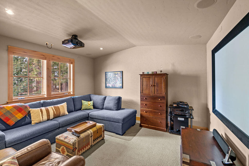 Three Pines - Residential