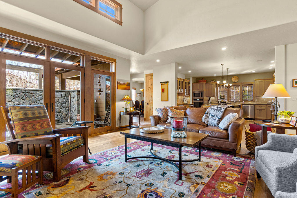 Three Pines - Residential