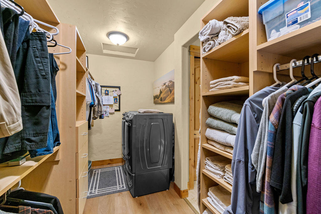 Three Pines - Residential