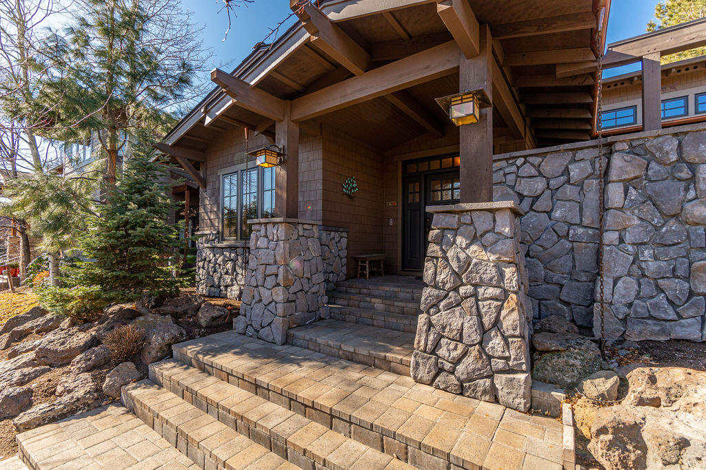 Three Pines - Residential