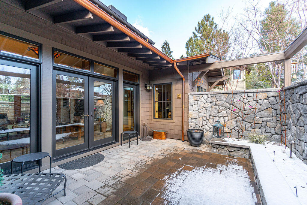 Three Pines - Residential