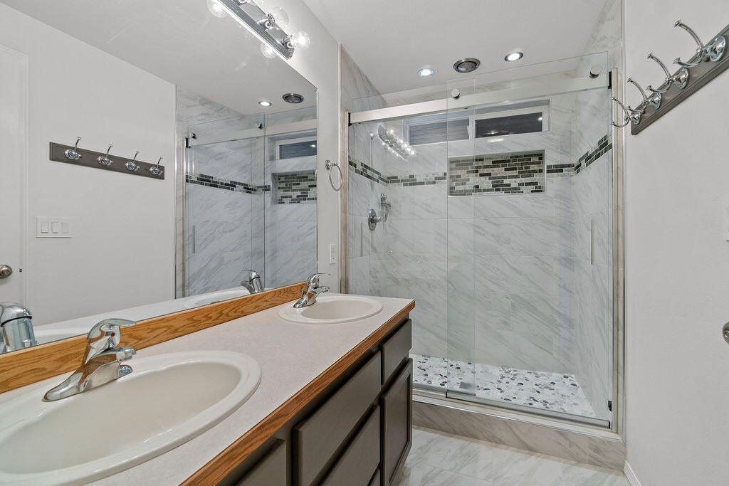 Justin Glen - Residential