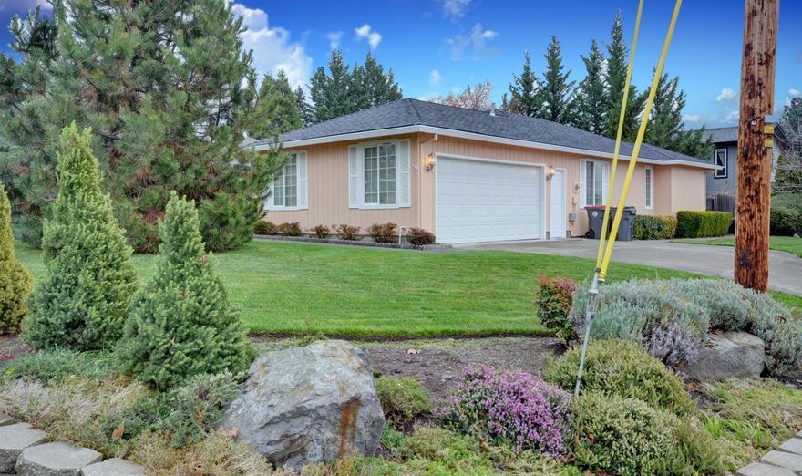 Wonderful open floor plan that allows ample room for guests. Nicely landscaped back yard provides wonderful space for pets, children or a garden. Close to parks, gym, and recreational activities. Granite counter tops, brand new carpet and beautiful tile floors. Gas fireplace to enjoy during our cold months and large covered patio to entertain guests. A wonderful home waiting for its new wonderful owners!