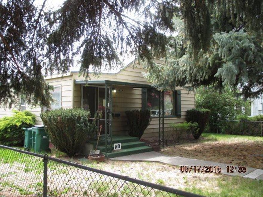 Priced To Sell! Spacious 2 Bedroom, 1 Bath, Enclosed Entry, Large Rooms F/A Furnace, Two Car Garage With Alley Access. Beautiful Fir Tree In The Front, Back Yard Is Fenced, Located In Area Of Nice Homes. Across The Street From Neighborhood Park. Walking Distance To Fred Meyer's And Bus Stop.