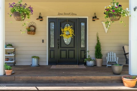 Tiny photo for 1433 NW 77th ST, Redmond, OR 97756 (MLS # 220222632)