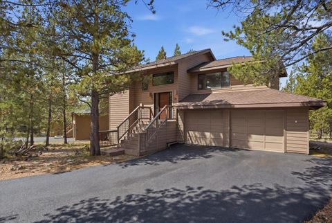 Photo of 57583 White Elm #26, Sunriver, OR 97707 (MLS # 220219377)