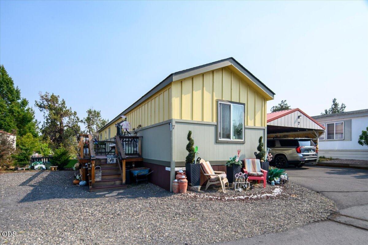 6100 S Highway 97 7