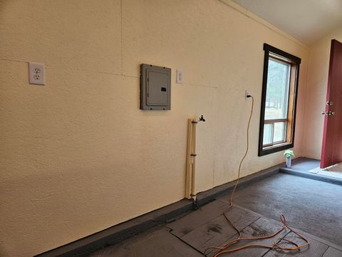 Tiny photo for 31125 Goldeneye Lane, Bonanza, OR 97623 (MLS # 220215512)