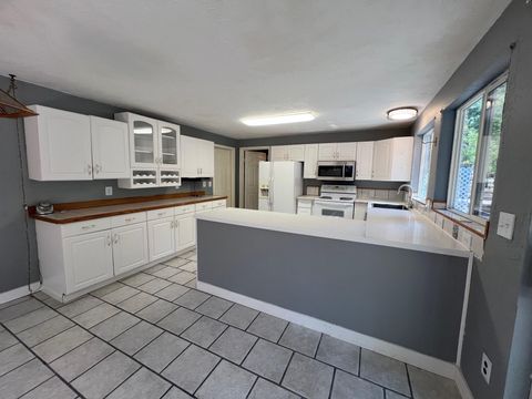 Tiny photo for 52360 Ammon Road, La Pine, OR 97739 (MLS # 220221782)