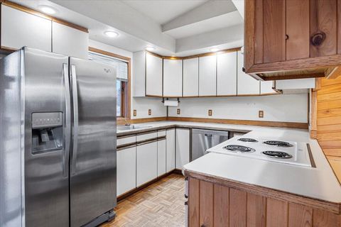 Tiny photo for 12293 SW Peninsula Drive, Terrebonne, OR 97760 (MLS # 220212713)