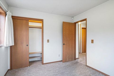 Tiny photo for 12293 SW Peninsula Drive, Terrebonne, OR 97760 (MLS # 220212713)